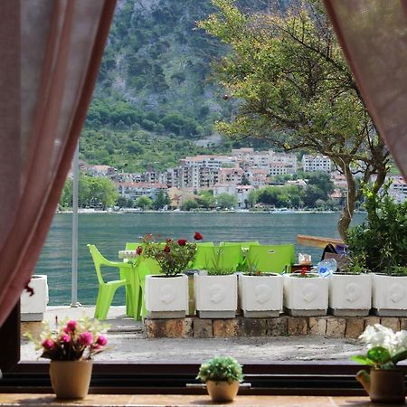 Mare E Montagna Apartment Kotor Ngoại thất bức ảnh