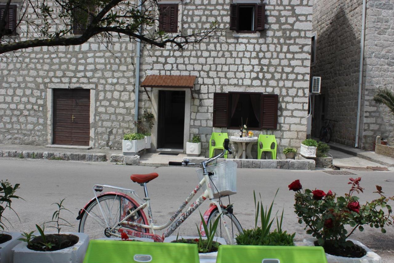 Mare E Montagna Apartment Kotor Ngoại thất bức ảnh