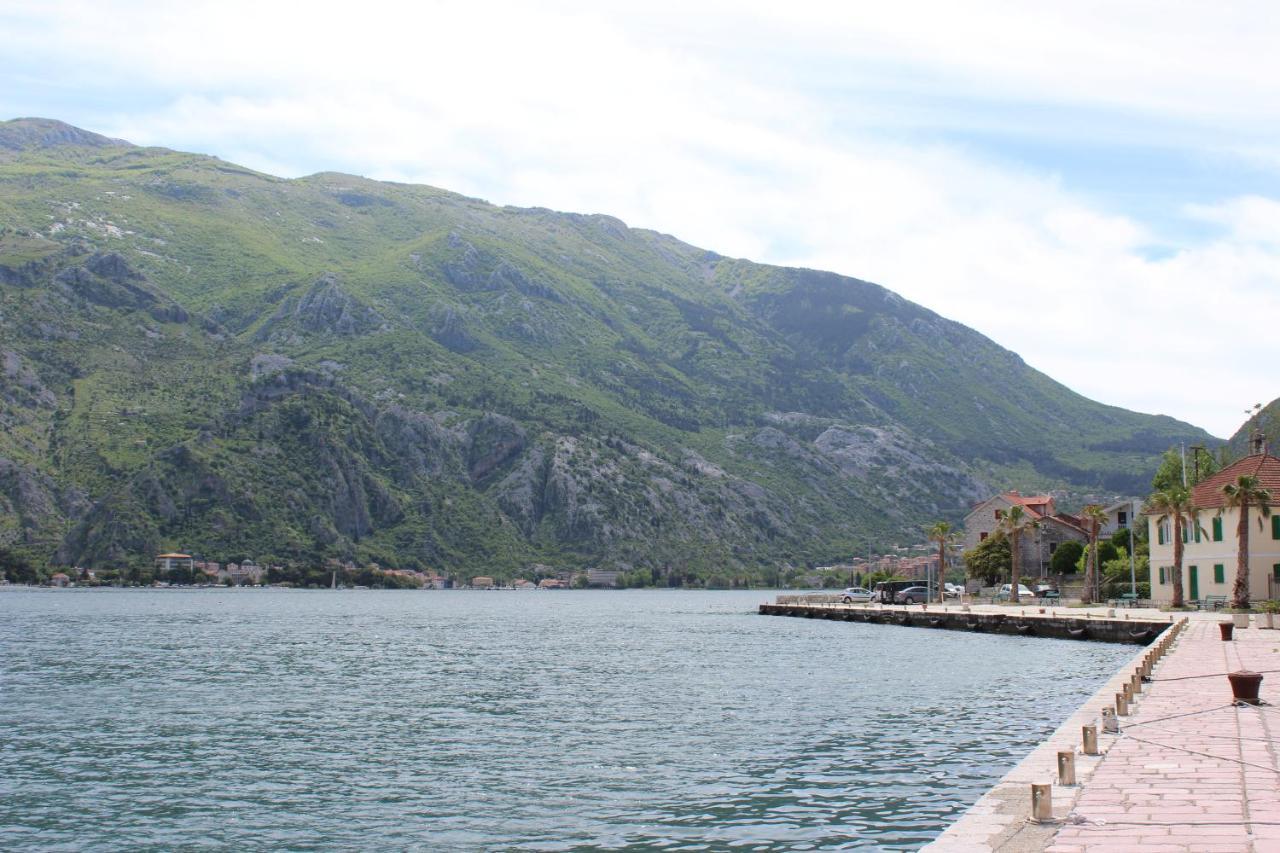 Mare E Montagna Apartment Kotor Ngoại thất bức ảnh