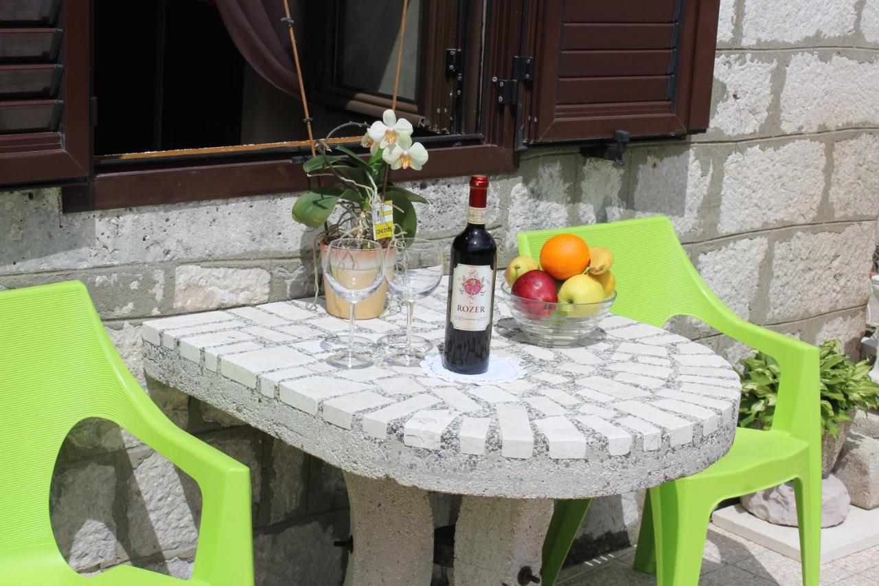 Mare E Montagna Apartment Kotor Ngoại thất bức ảnh