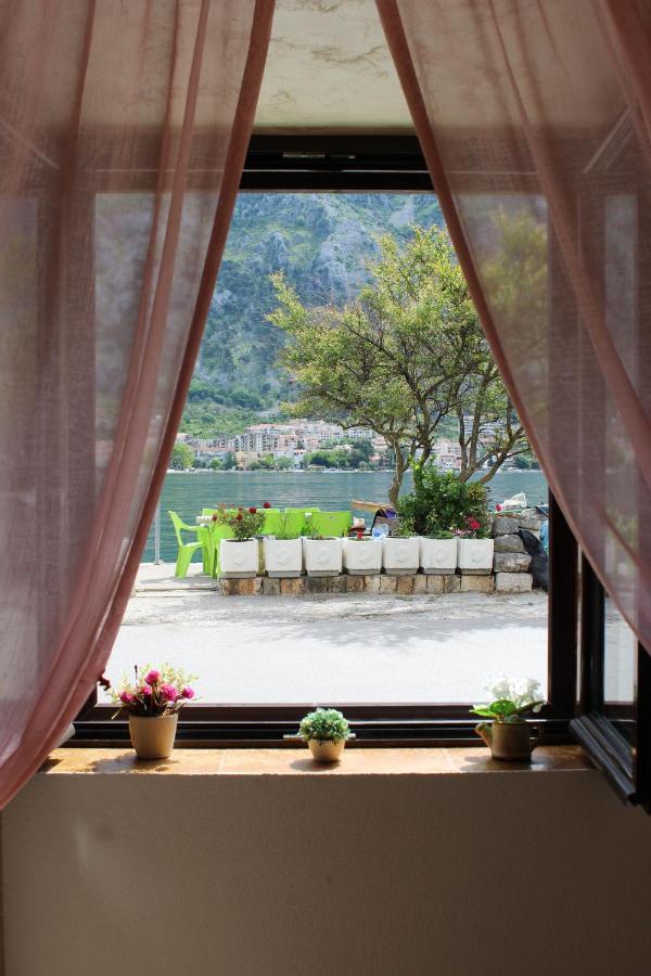 Mare E Montagna Apartment Kotor Ngoại thất bức ảnh